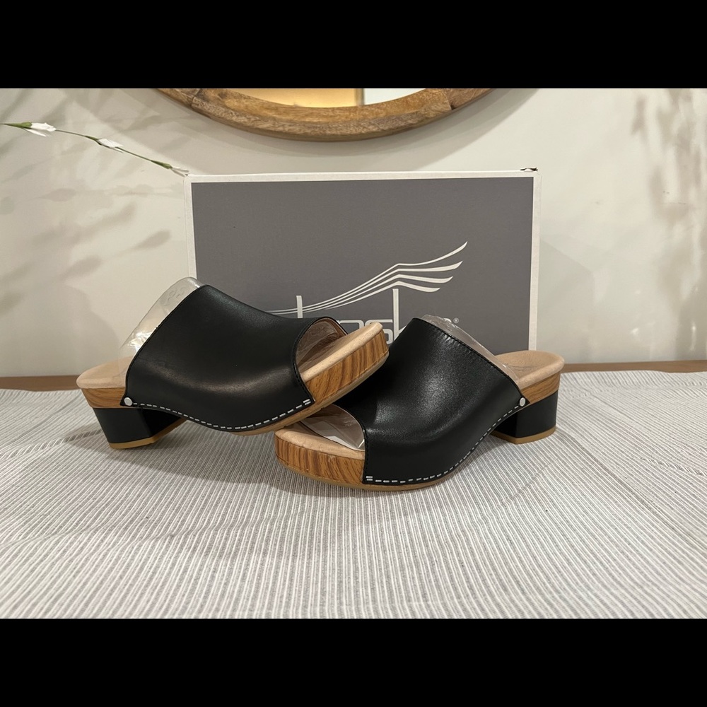 Dansko Maci Sandal size 8.5